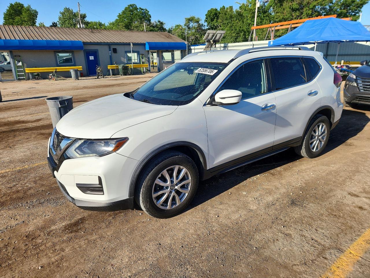 Salvage Nissan Rogue Image