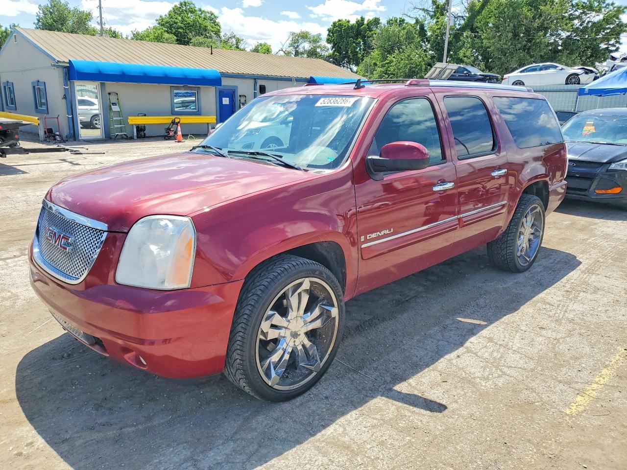Salvage GMC Yukon Image