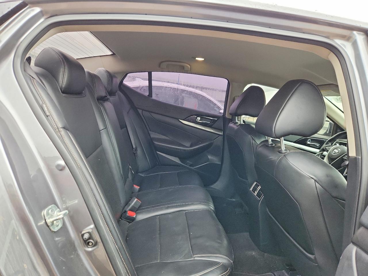 Nissan Maxima Sv