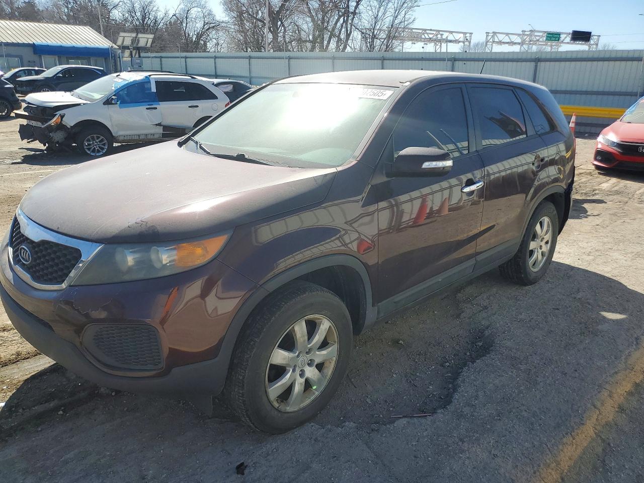 Salvage Kia Sorento Image