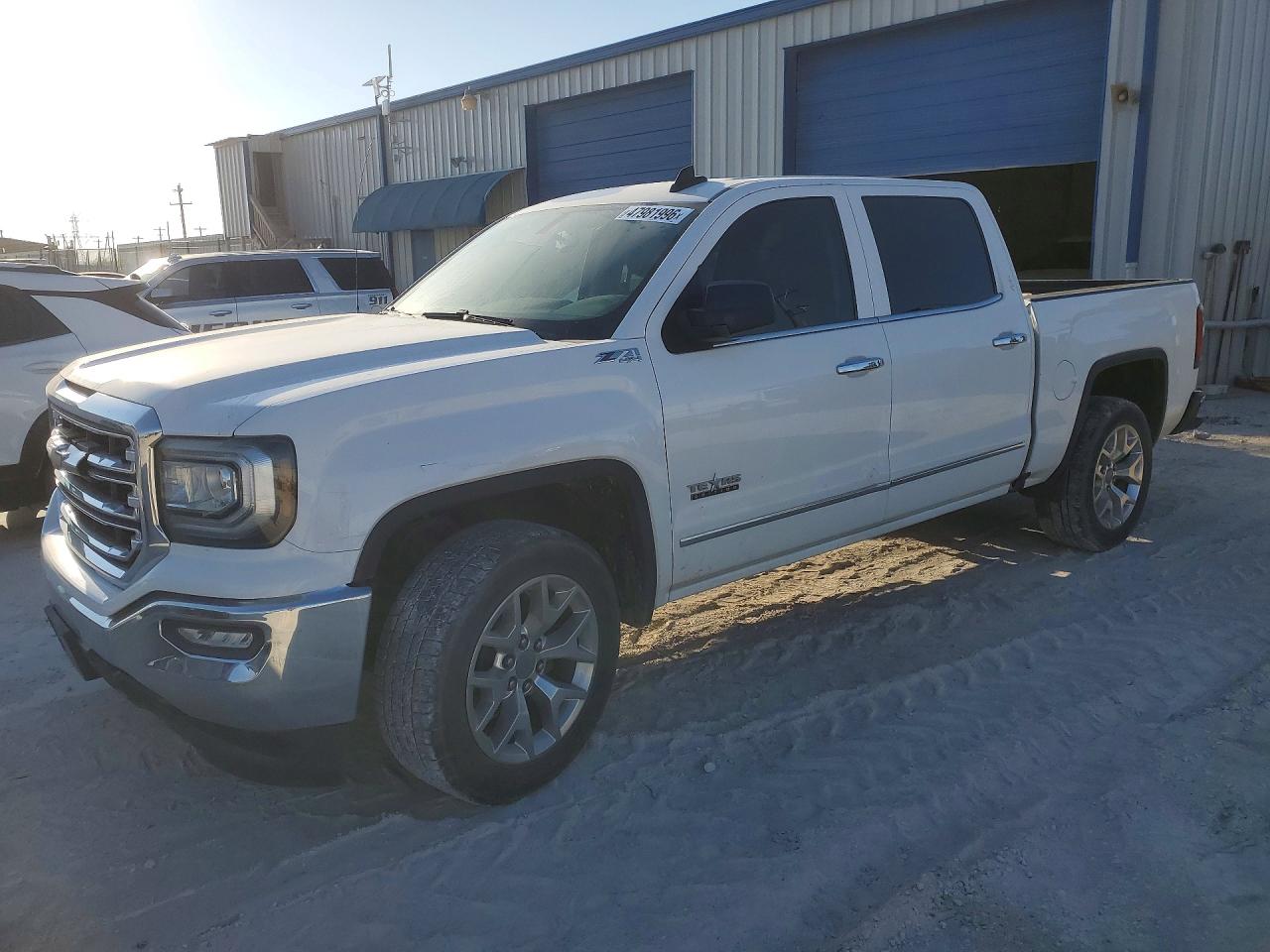 Salvage GMC Sierra Image