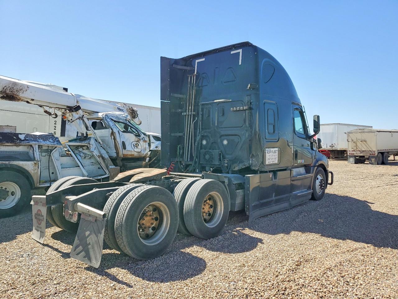 Freigliner Cascadia 126