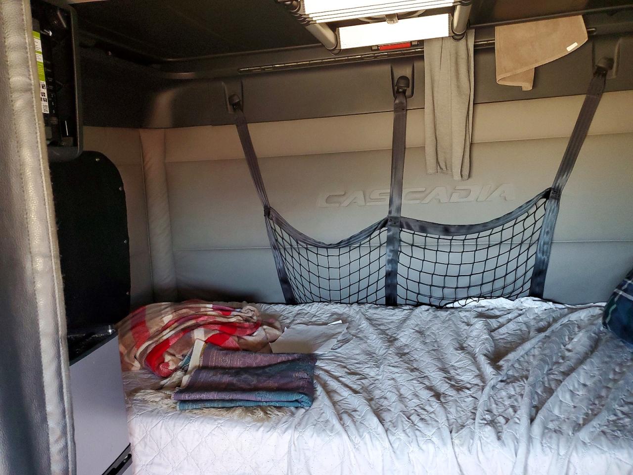 Freigliner Cascadia 126
