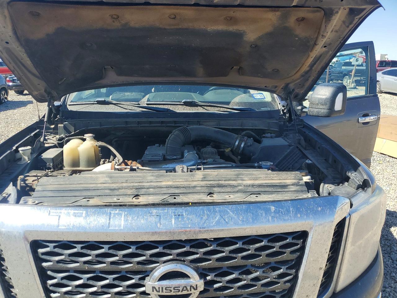 Nissan Titan Sv