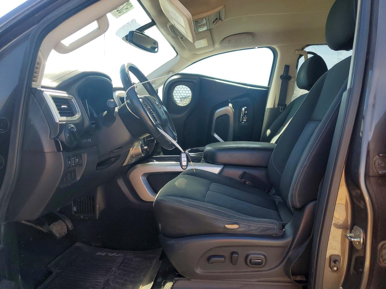 Nissan Titan Sv