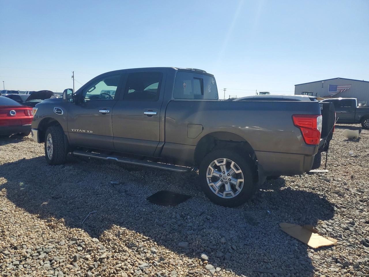 Nissan Titan Sv