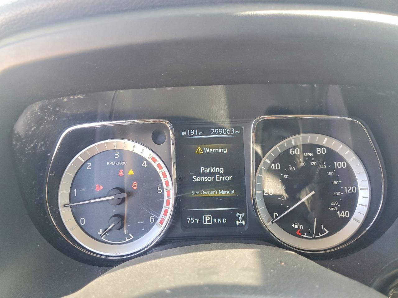 Nissan Titan Sv