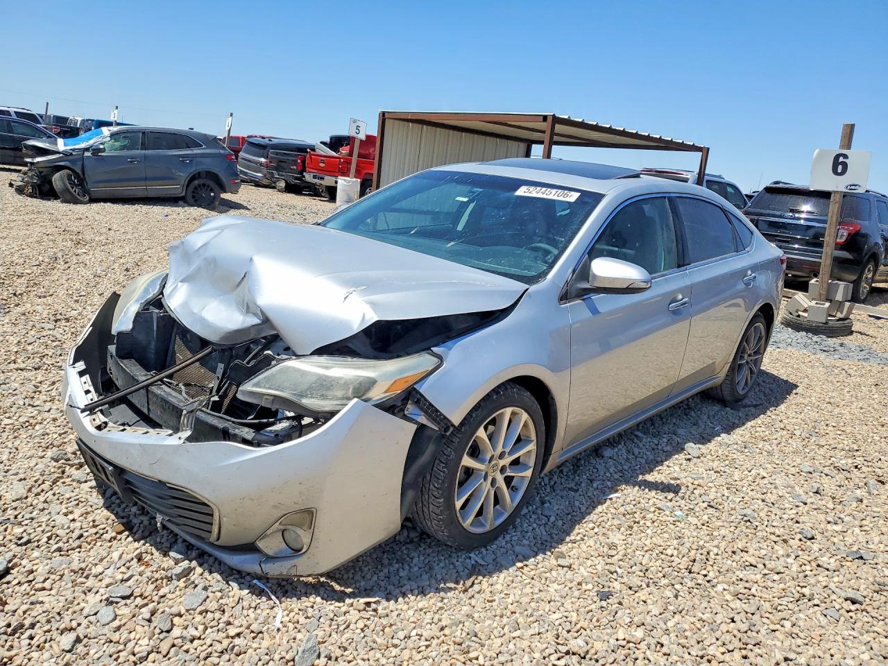 Salvage Toyota Avalon Image