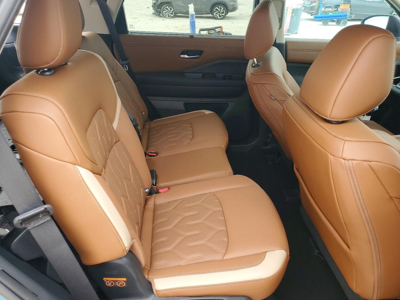 Nissan Pathfinder Platinum