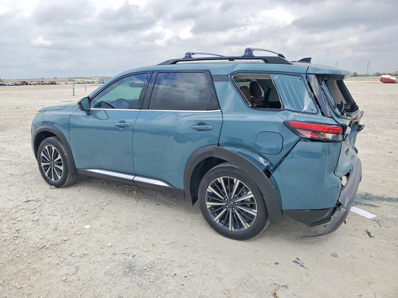 Nissan Pathfinder Platinum