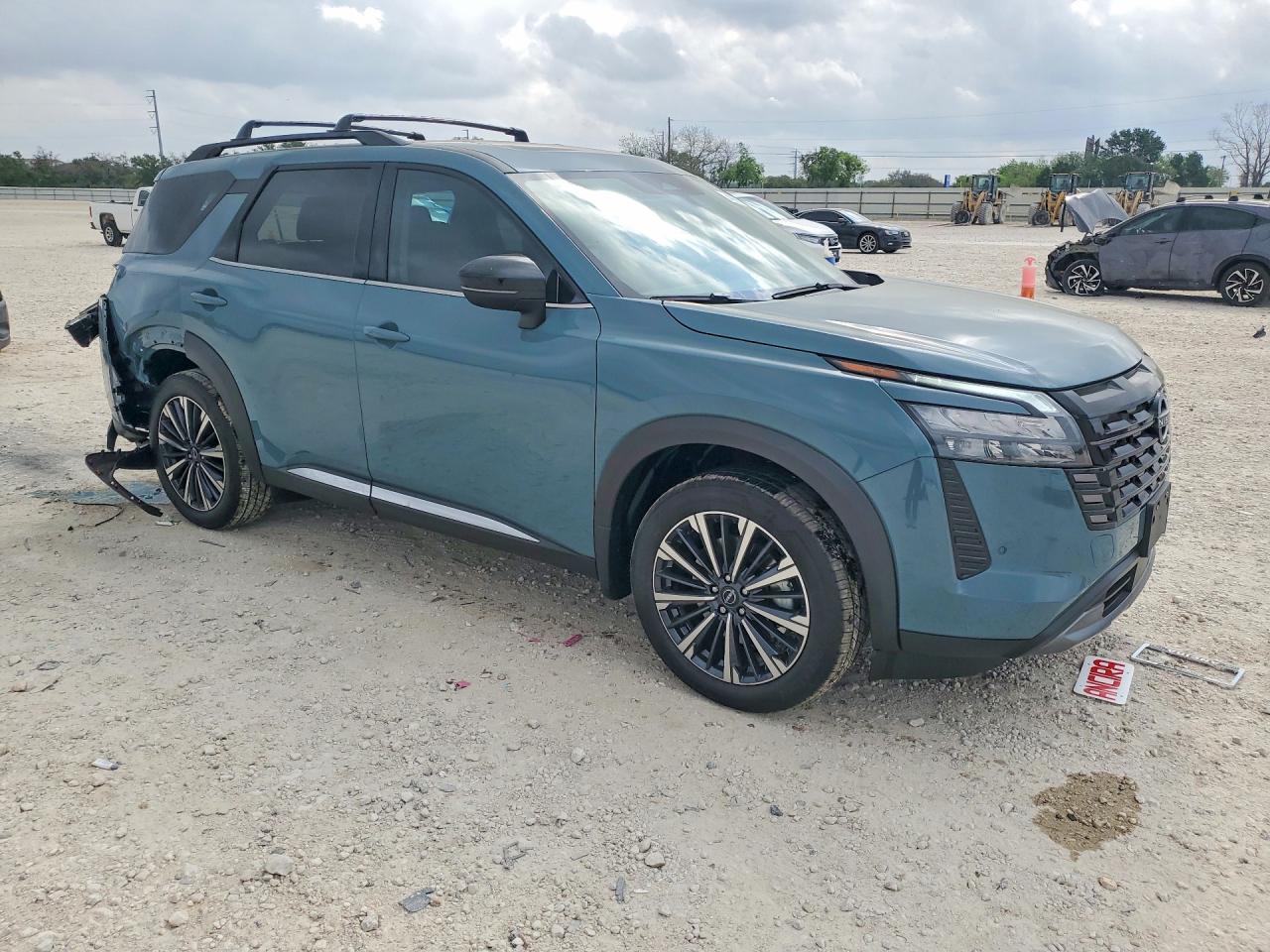 Nissan Pathfinder Platinum