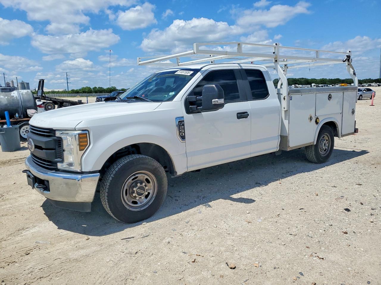 Salvage Ford F-250 Image