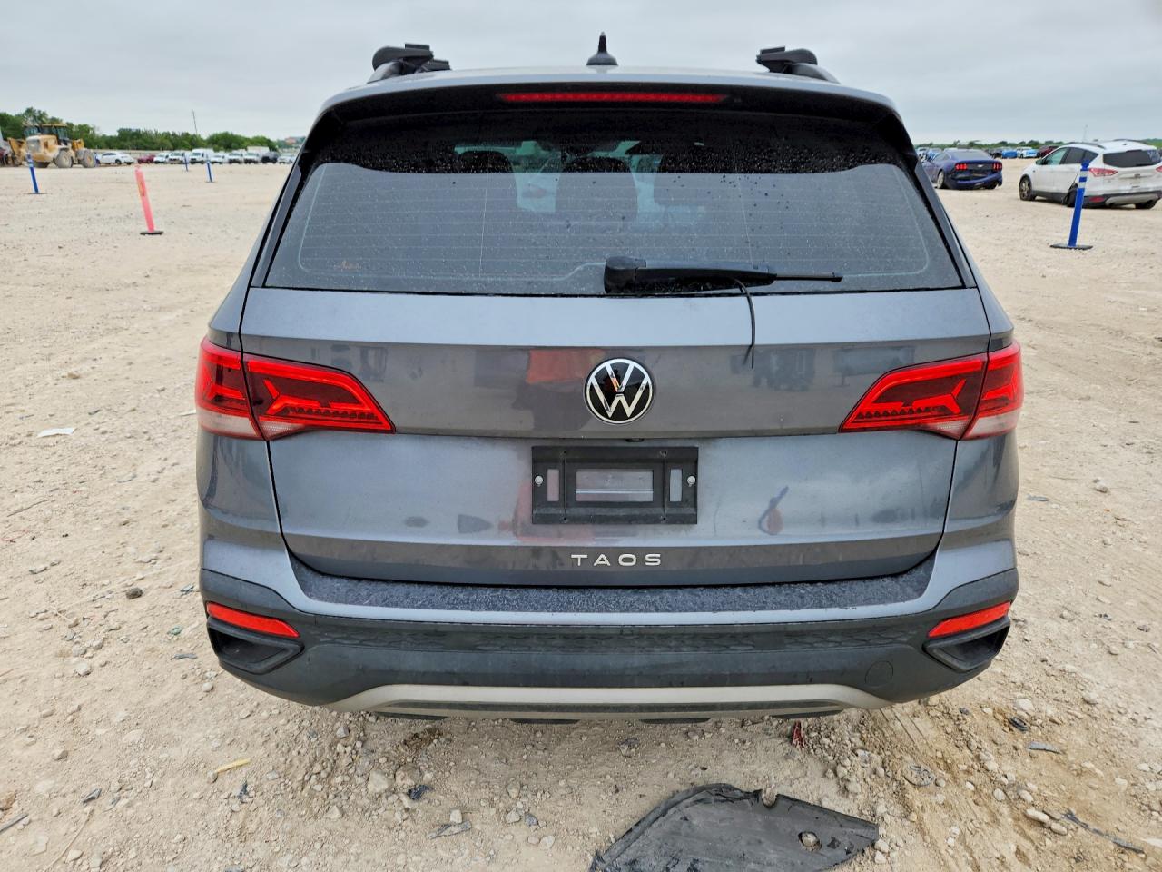 Volkswagen Taos S
