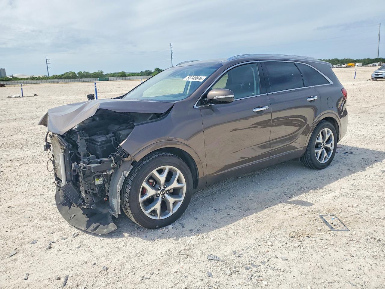 Salvage Kia Sorento Image