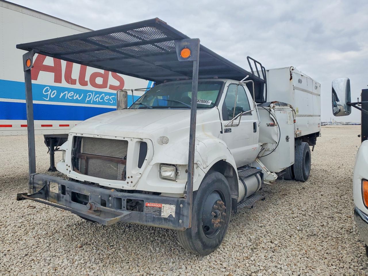 Salvage Ford F-750 Image