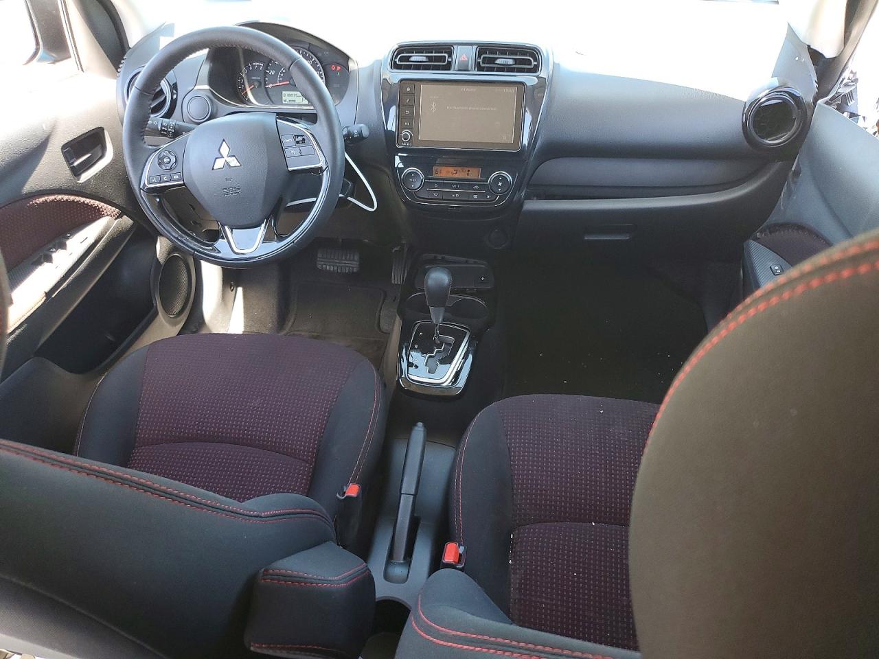 Mitsubishi Mirage Se