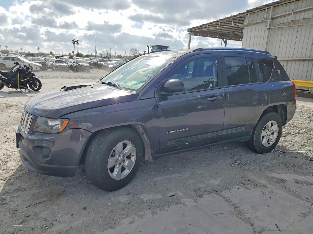 Salvage Jeep Compass Image