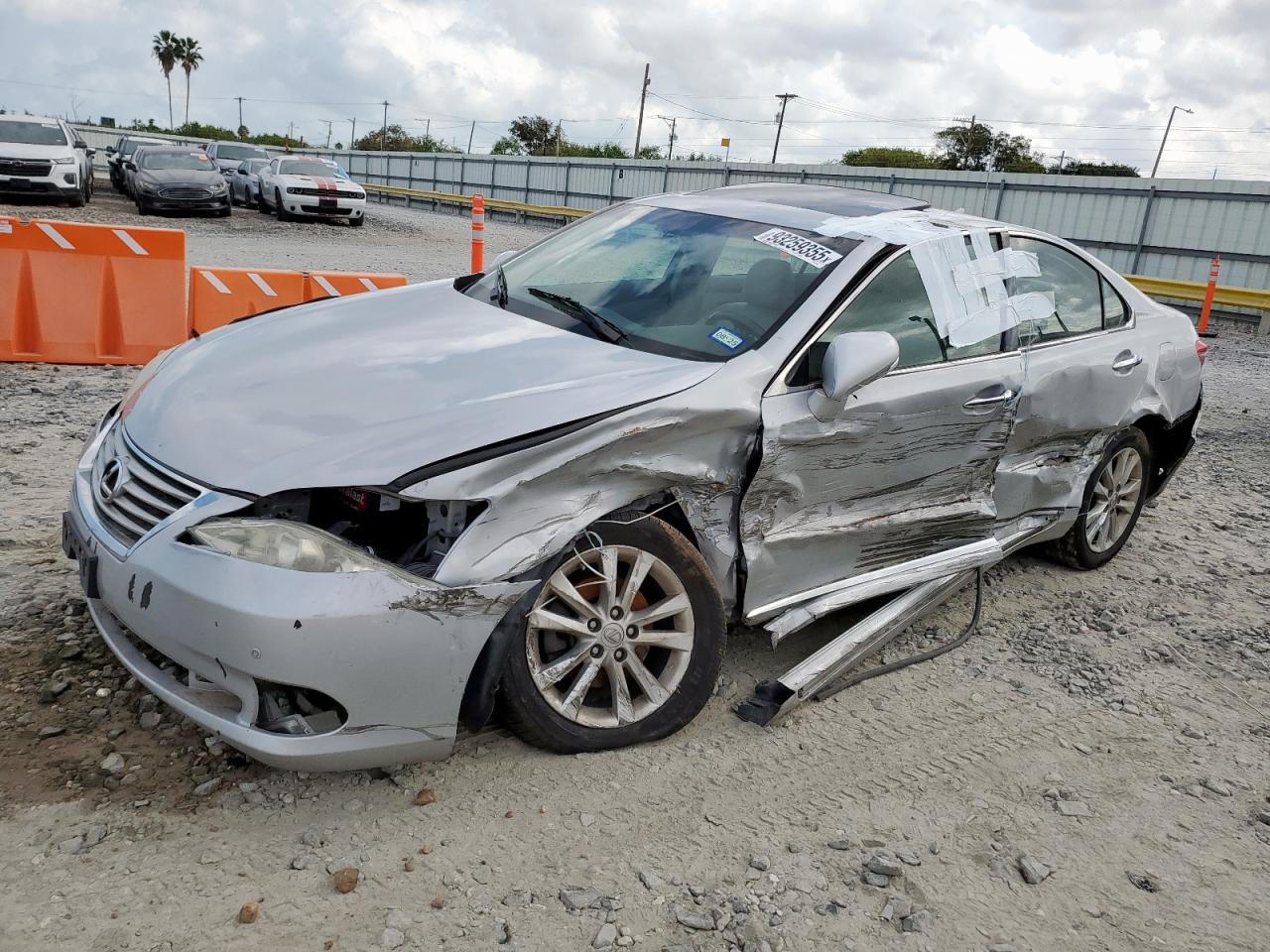 Salvage Lexus Es Image