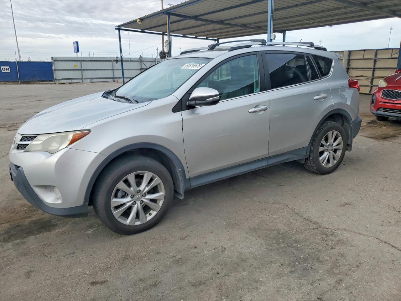 Salvage Toyota RAV4 Image