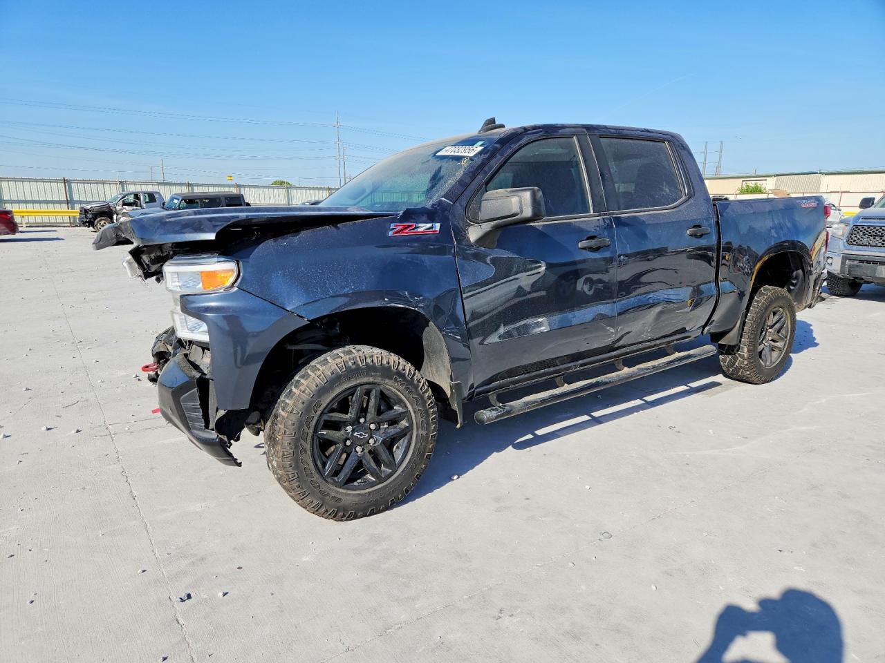 Salvage Chevrolet Silverado Image