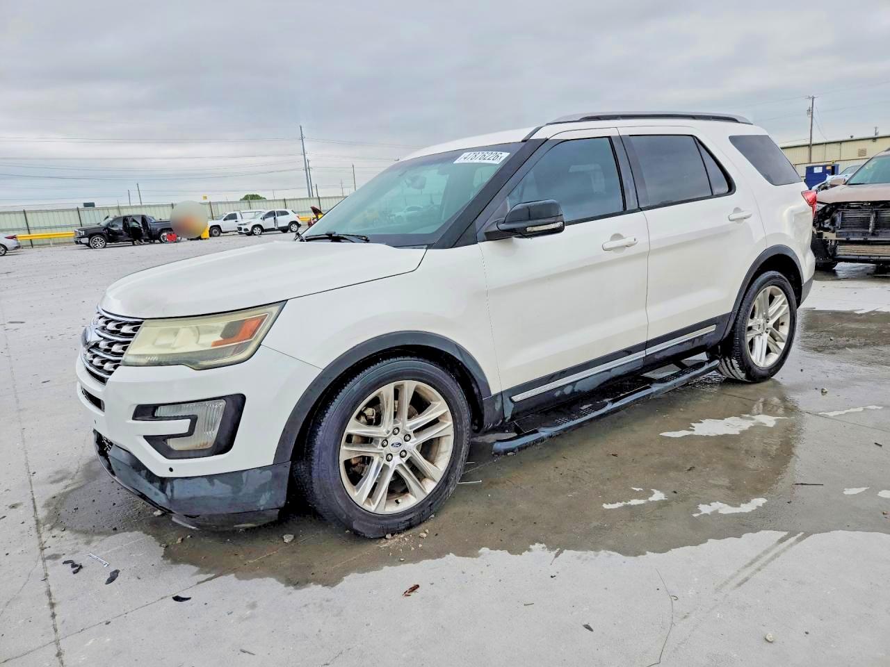 Salvage Ford Explorer Image