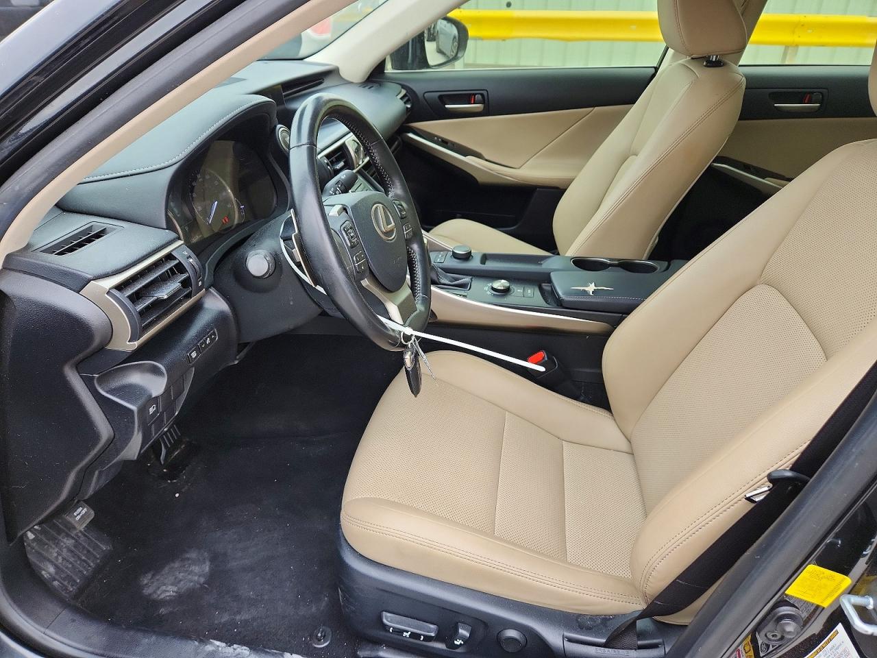 Lexus Is 200t