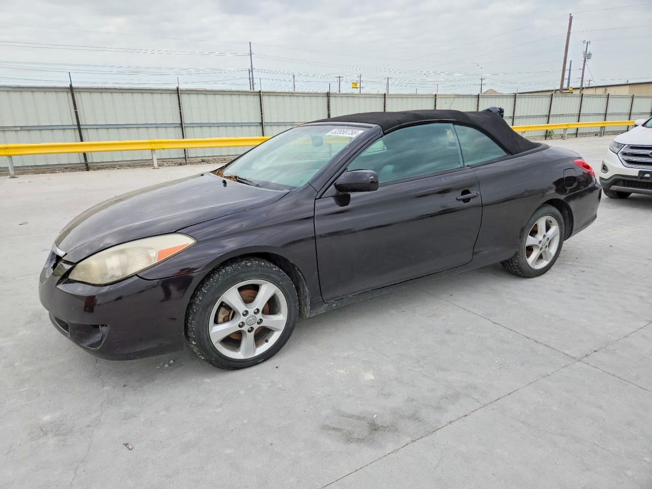 Salvage Toyota Camry Image