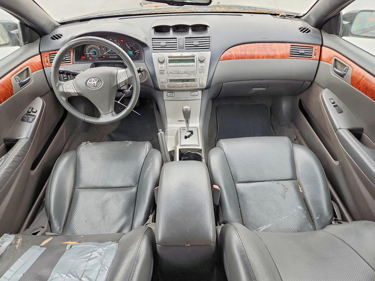 Toyota Camry Sle V6