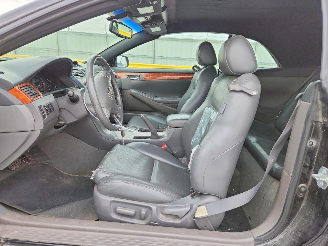 Toyota Camry Sle V6