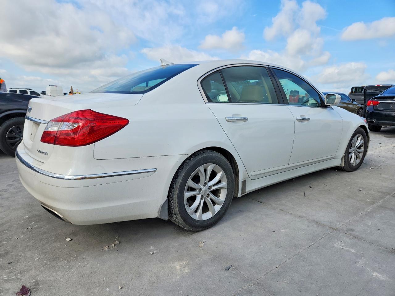 Hyundai Genesis 3.8l