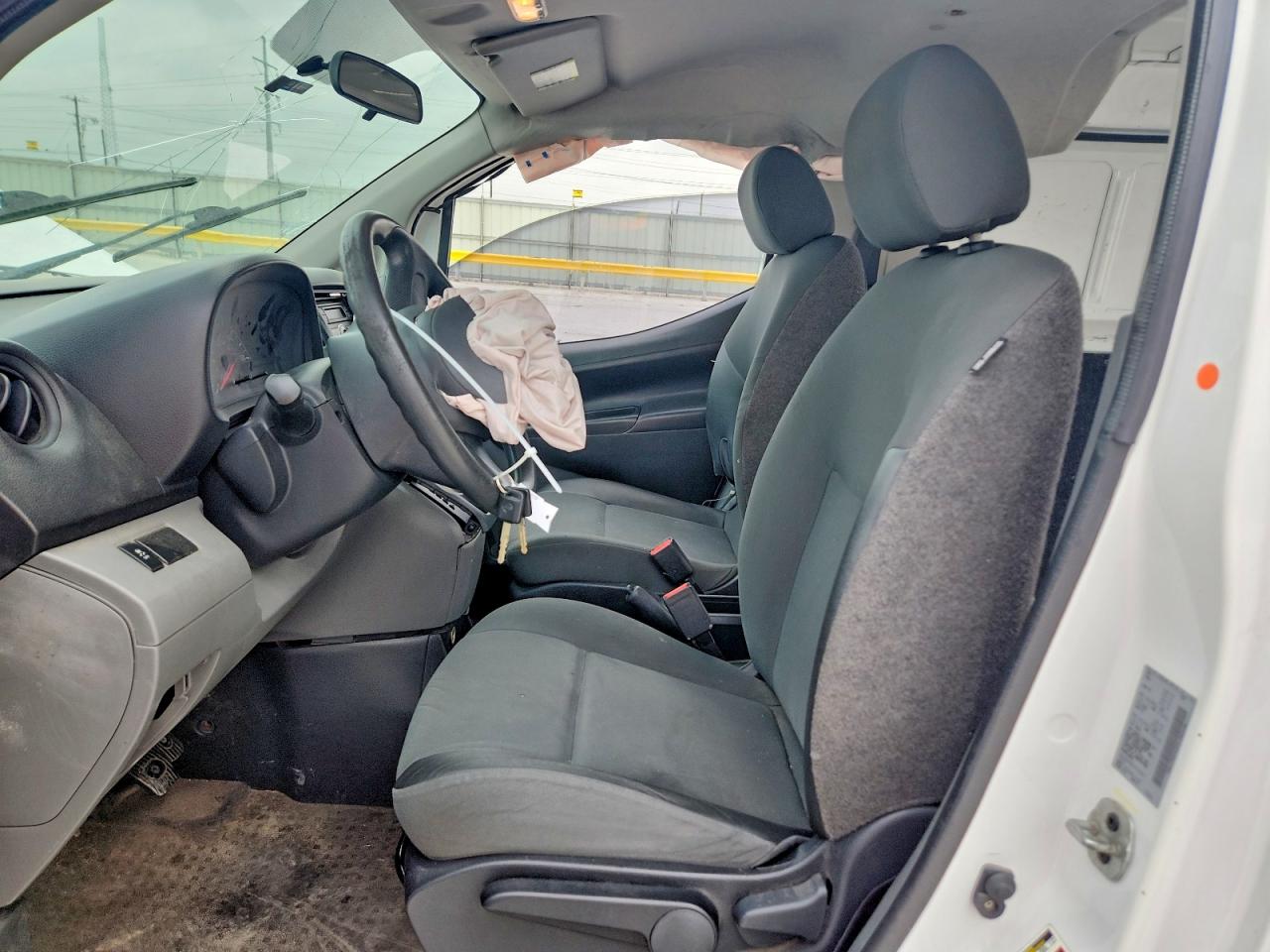 Nissan Nv S
