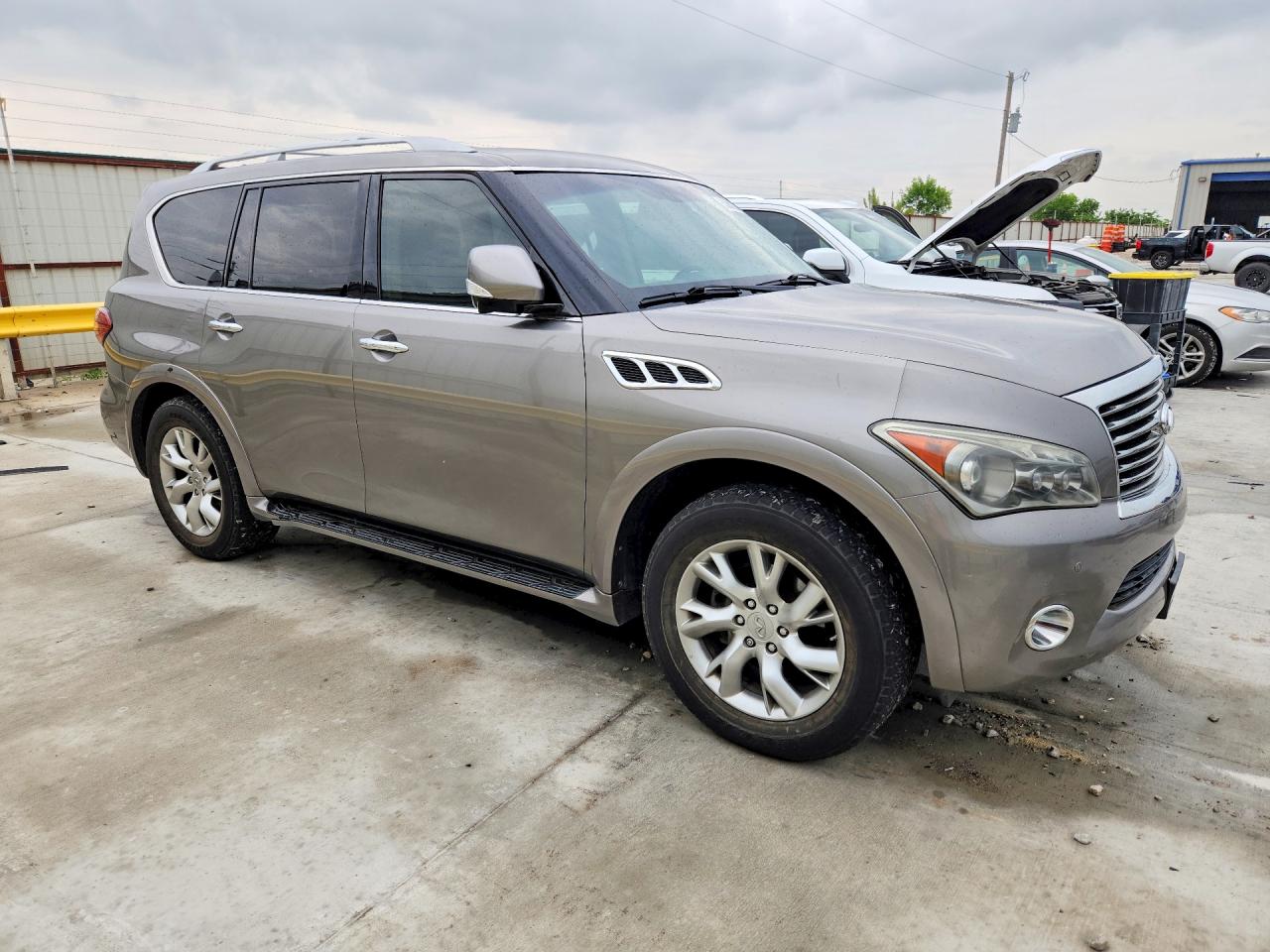 INFINITI Qx Base