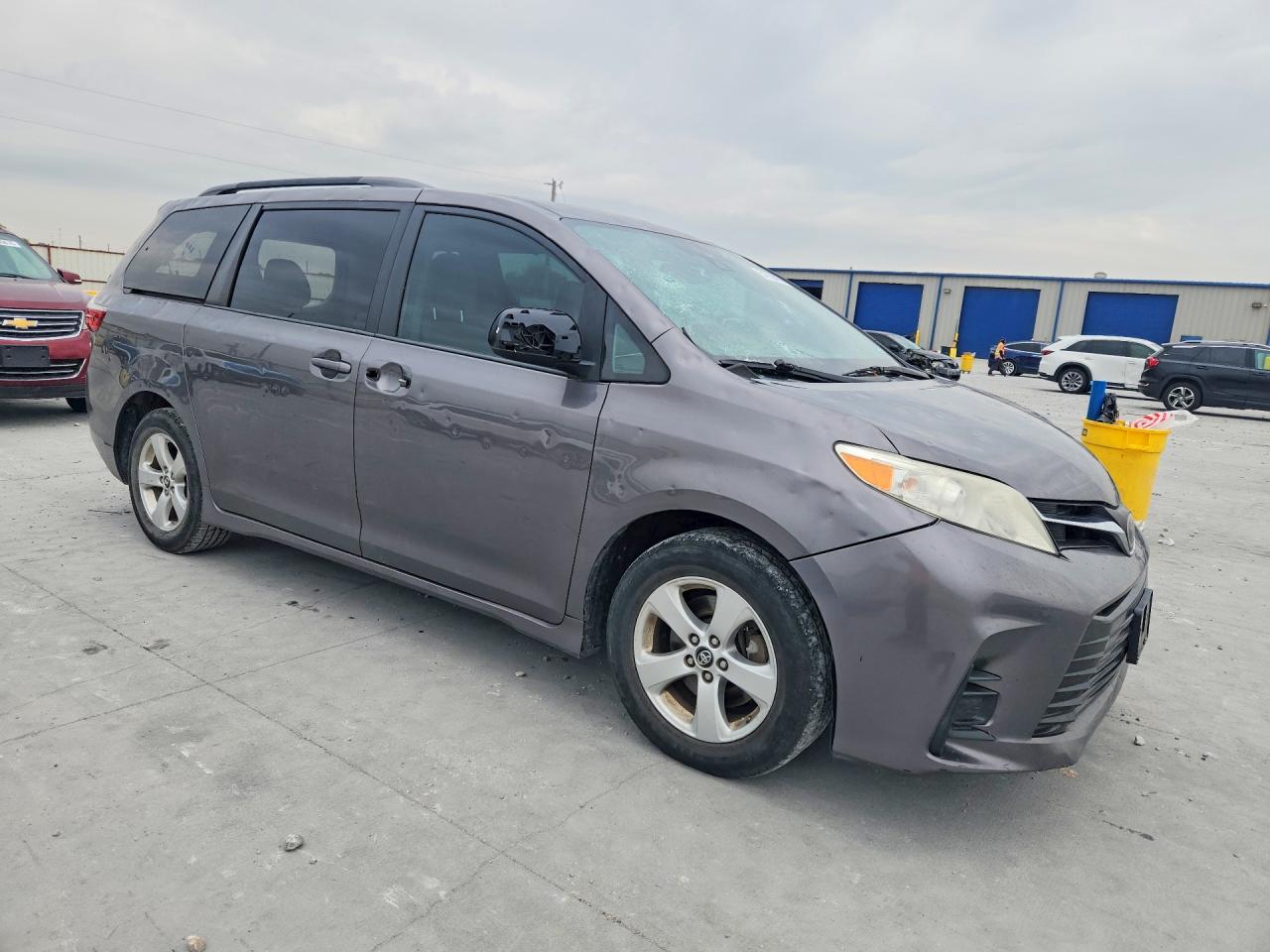 Toyota Sienna Le