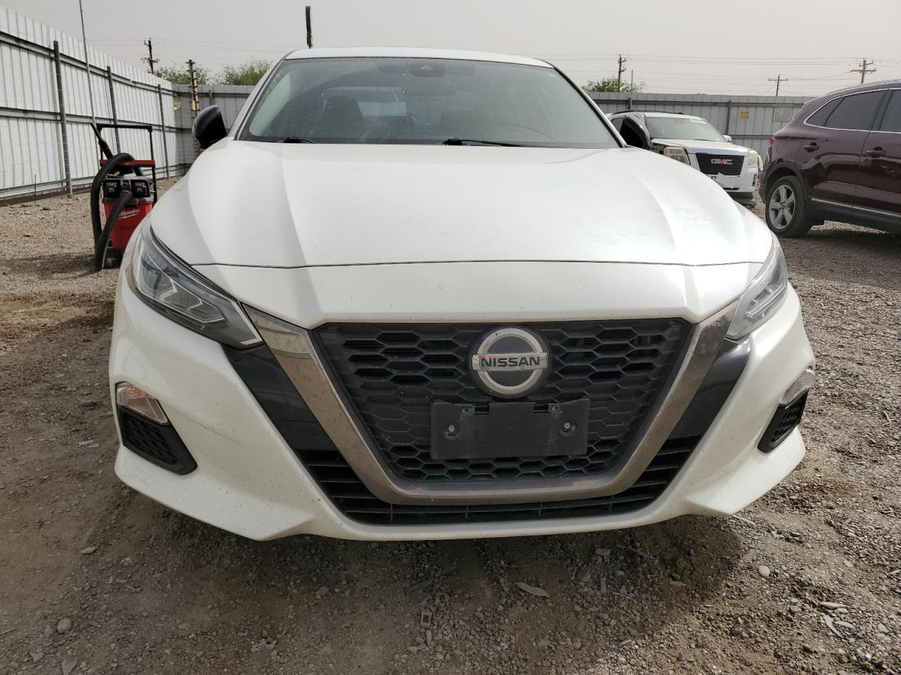Nissan Altima Sr
