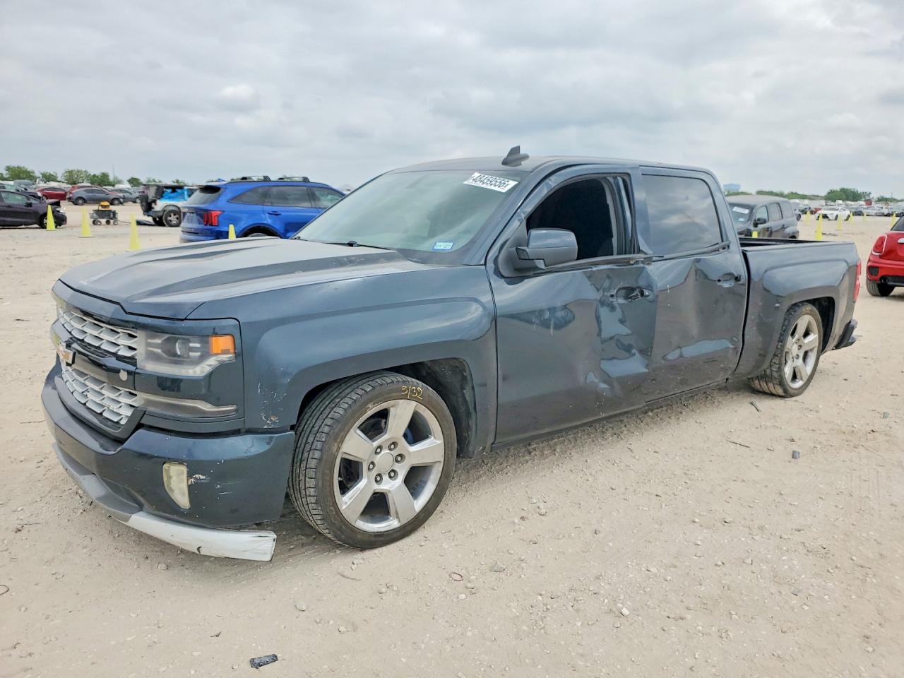 Salvage Chevrolet Silverado Image
