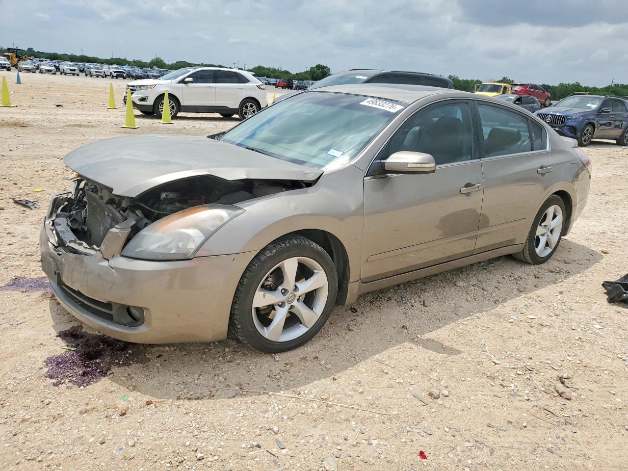 Salvage Nissan Altima Image