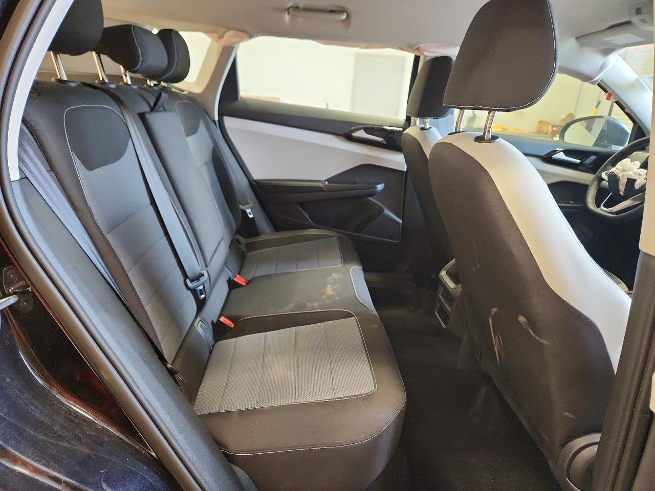Volkswagen Taos S