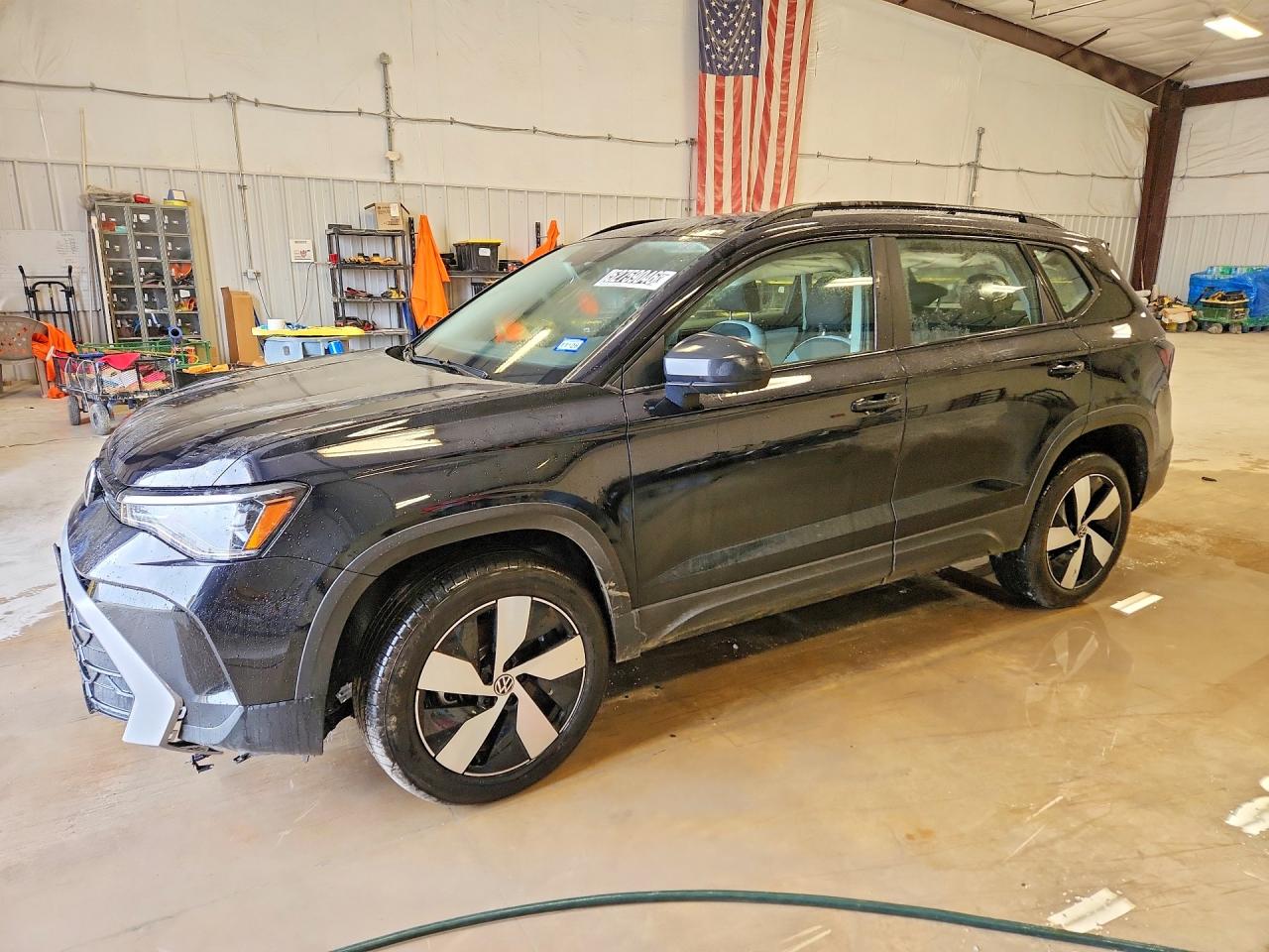 Salvage Volkswagen Taos Image