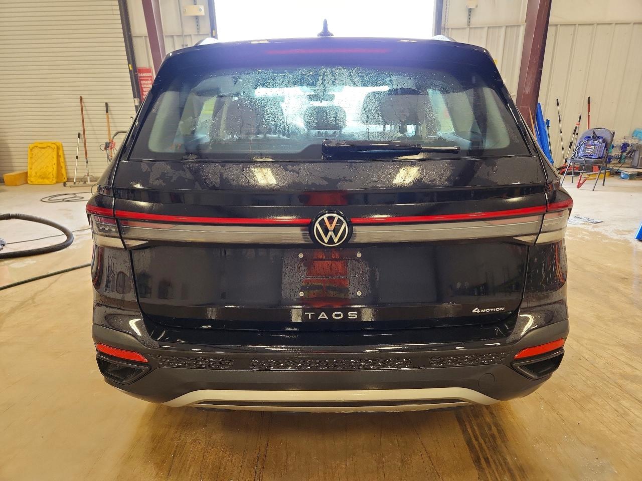 Volkswagen Taos S