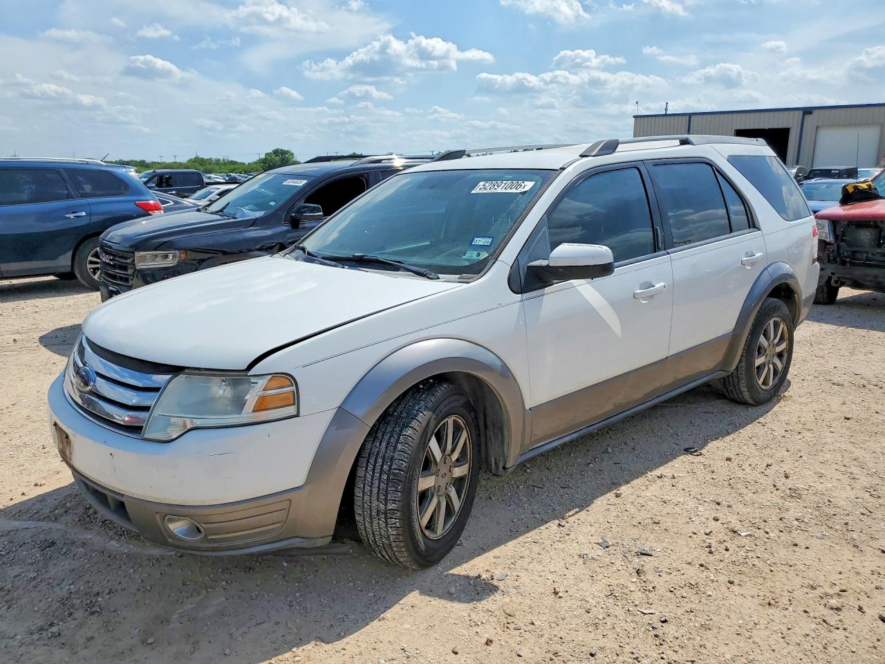 Salvage Ford Taurus Image