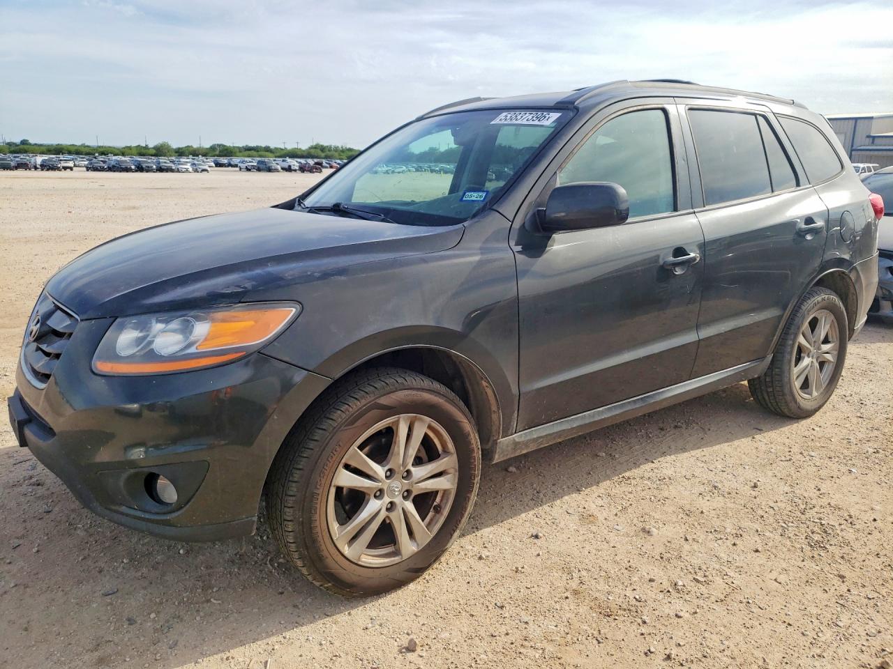Salvage Hyundai SANTA FE Image