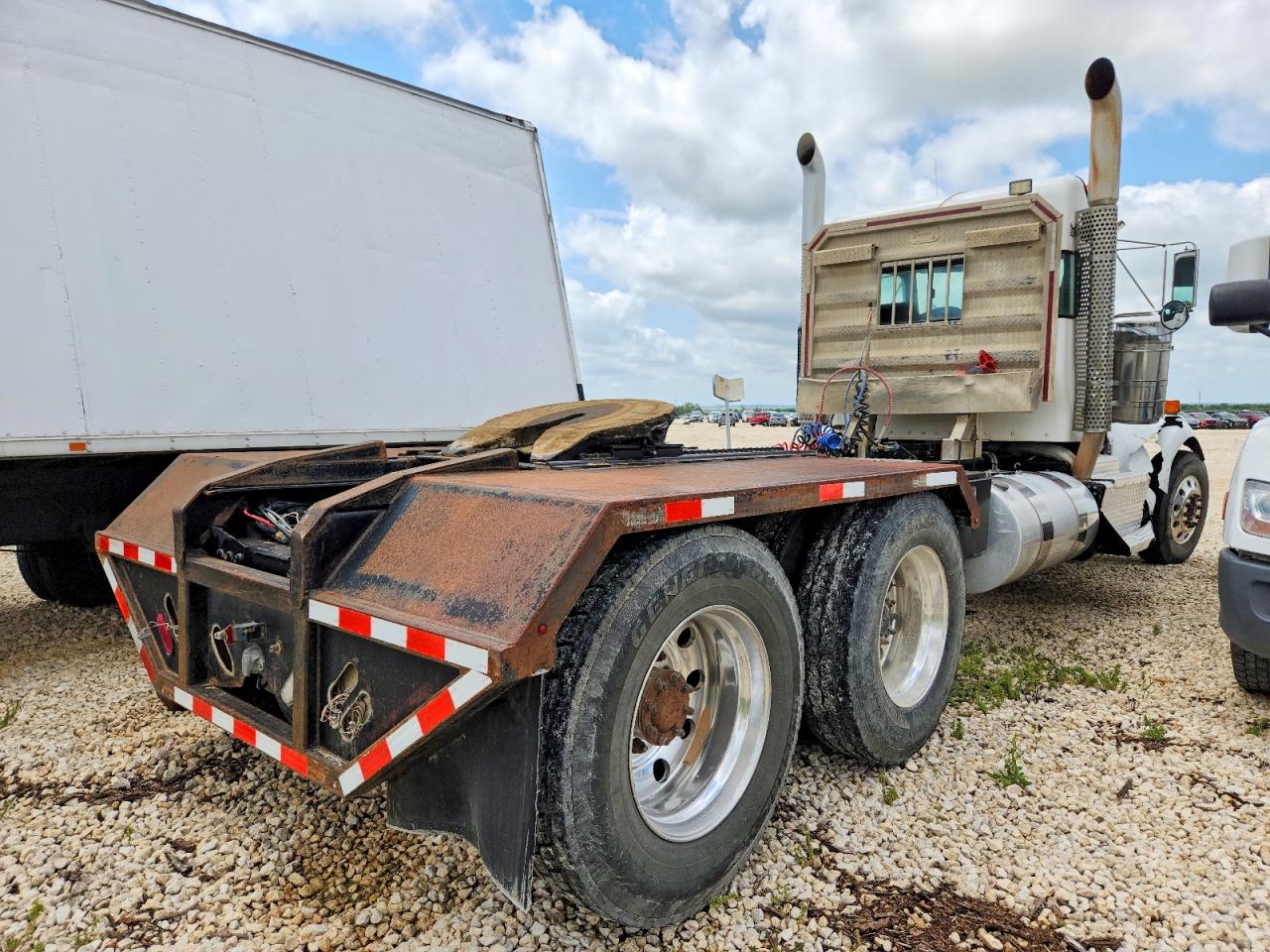 Kenworth W900
