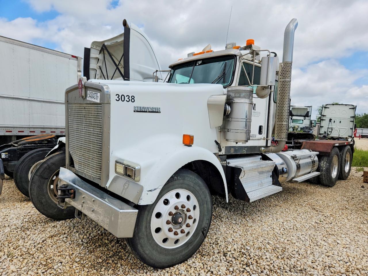 Kenworth W900