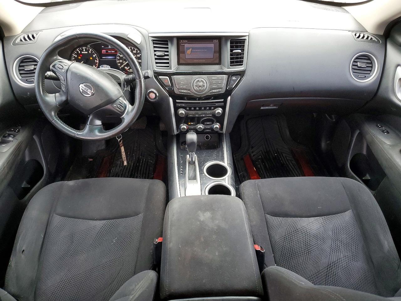 Nissan Pathfinder S