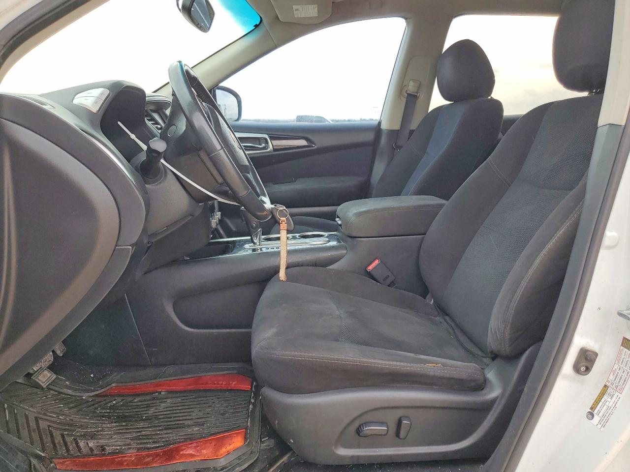 Nissan Pathfinder S