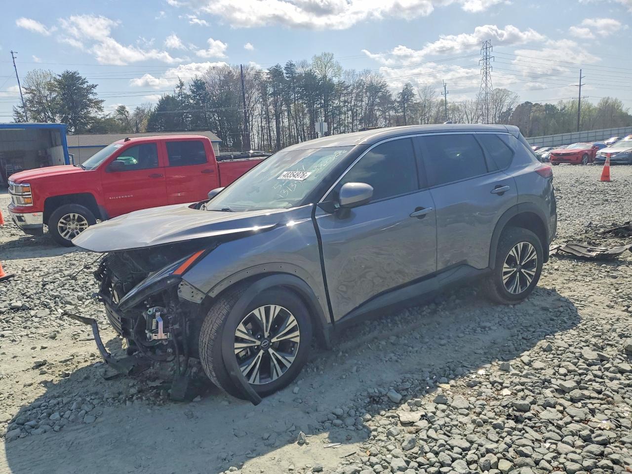 Salvage Nissan Rogue Image