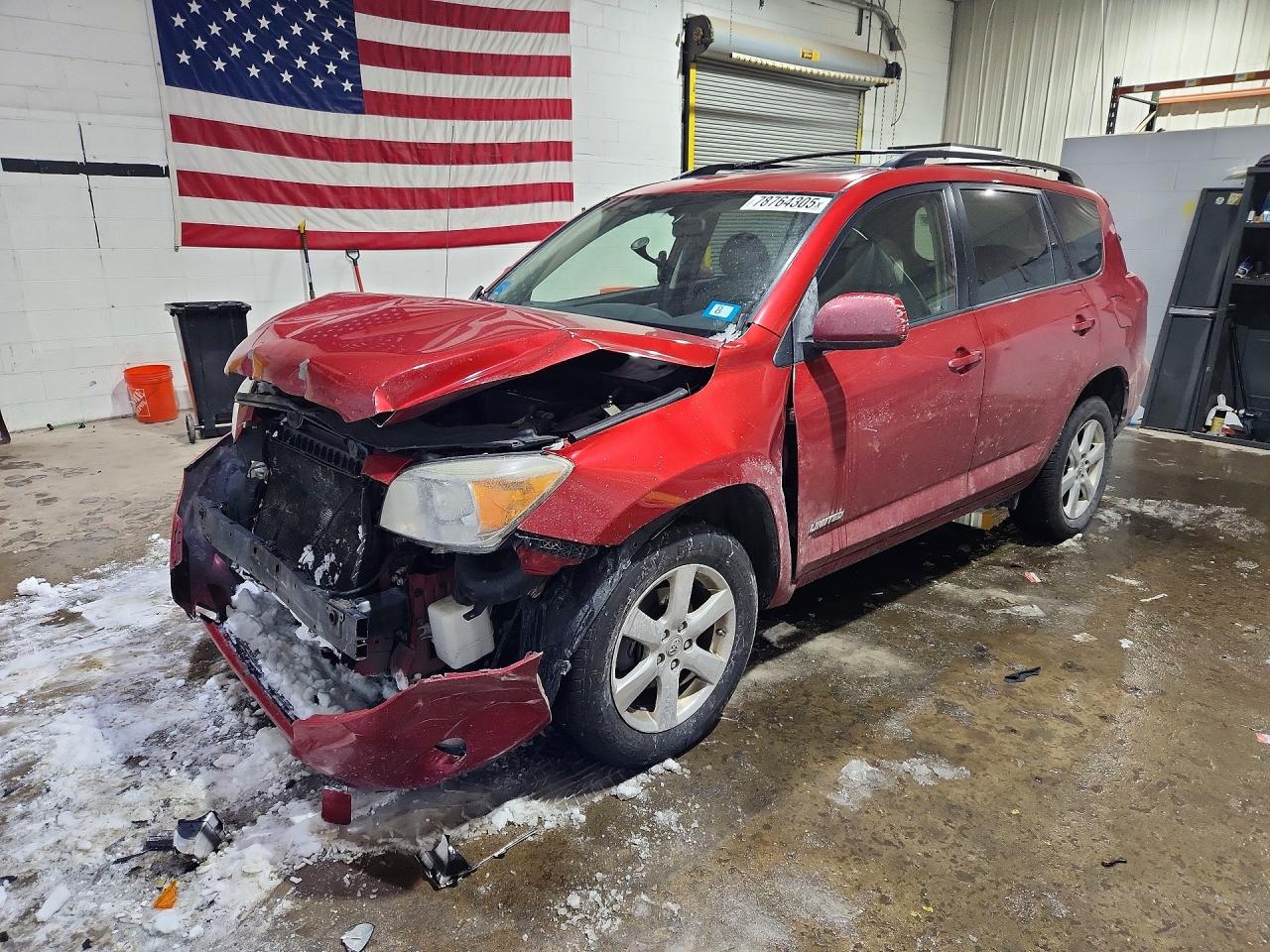 Salvage Toyota RAV4 Image