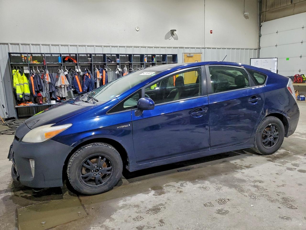 Salvage Toyota Prius Image
