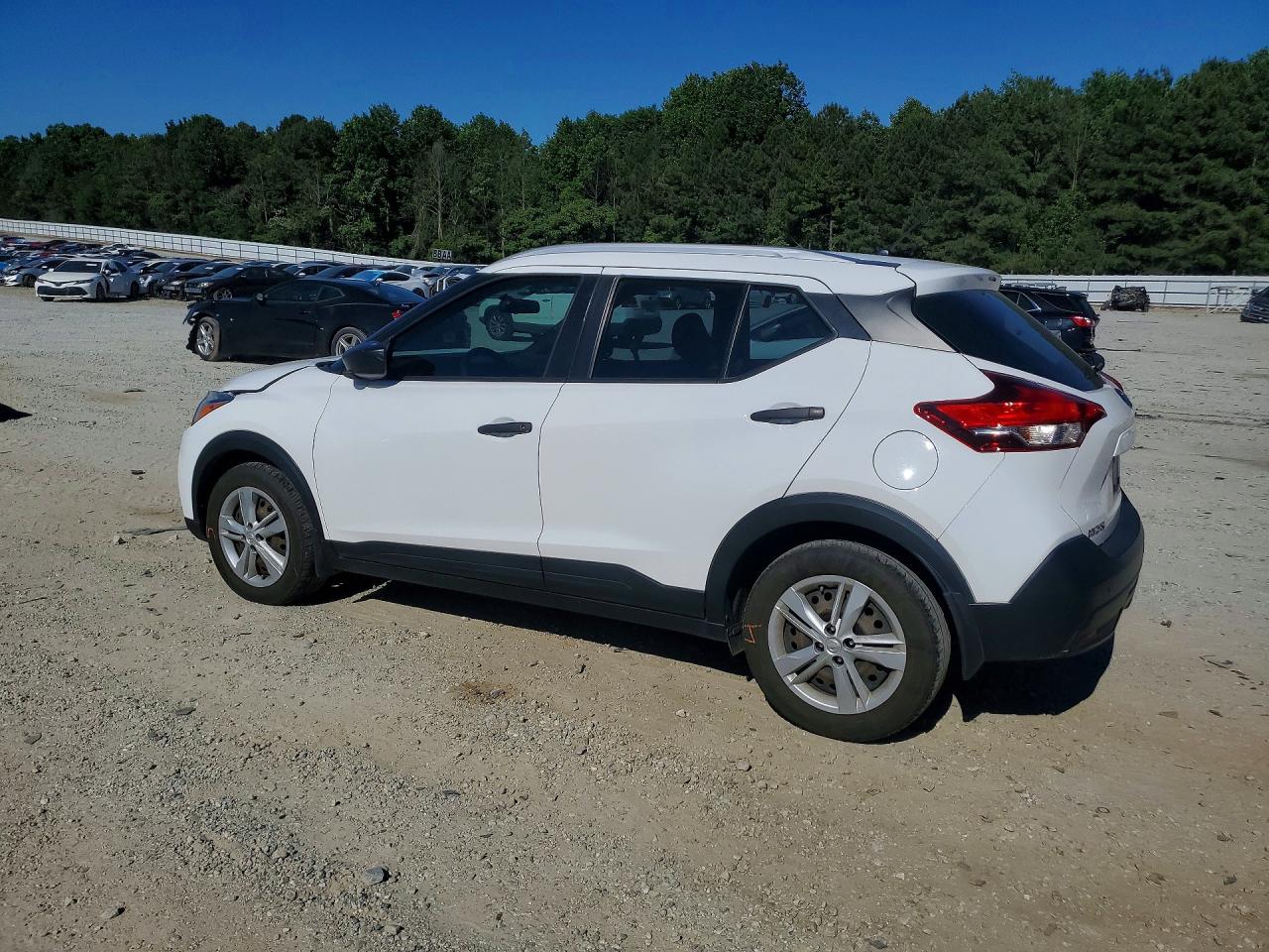 Nissan Kicks S