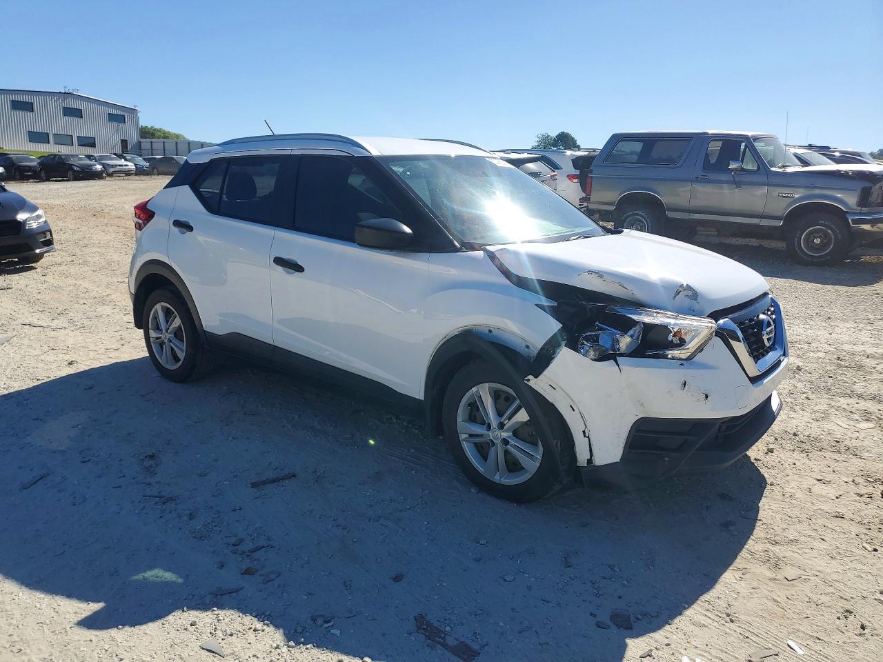 Nissan Kicks S